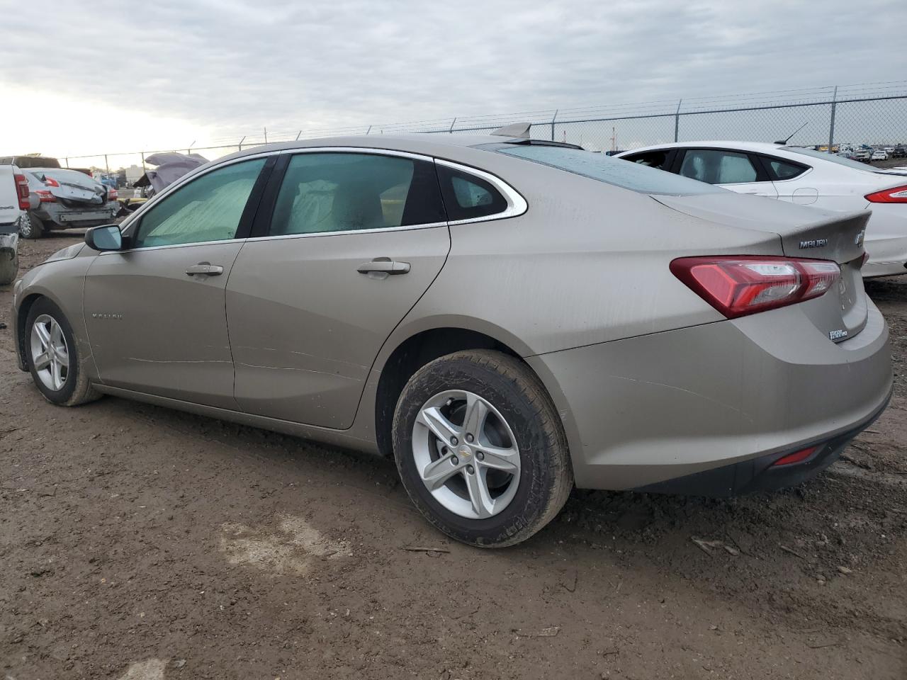 2022 Chevrolet Malibu - Image 2