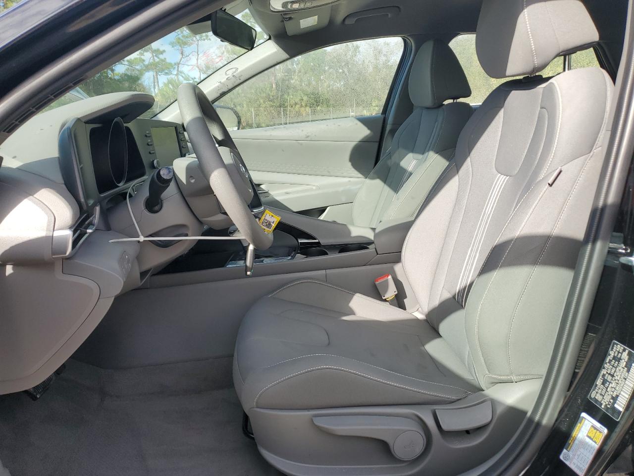 2023 Hyundai Elantra - Image 7