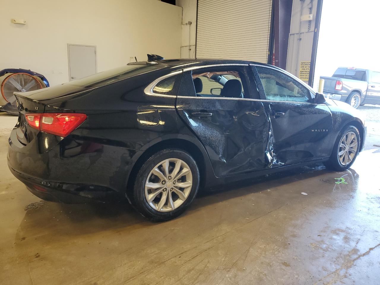 2023 Chevrolet Malibu - Image 3