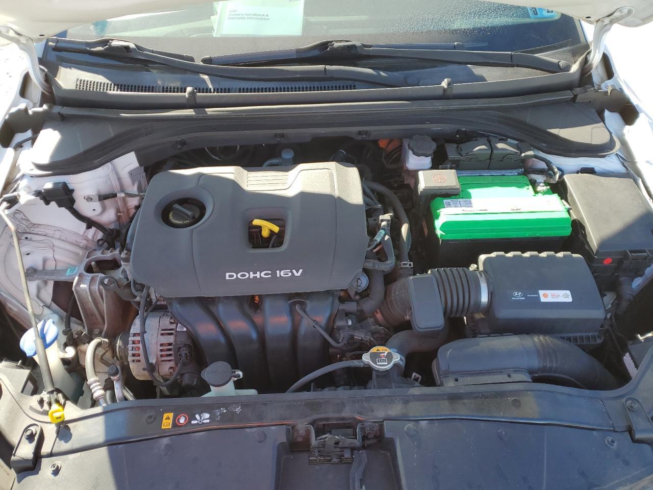 2017 Hyundai Elantra - Image 11