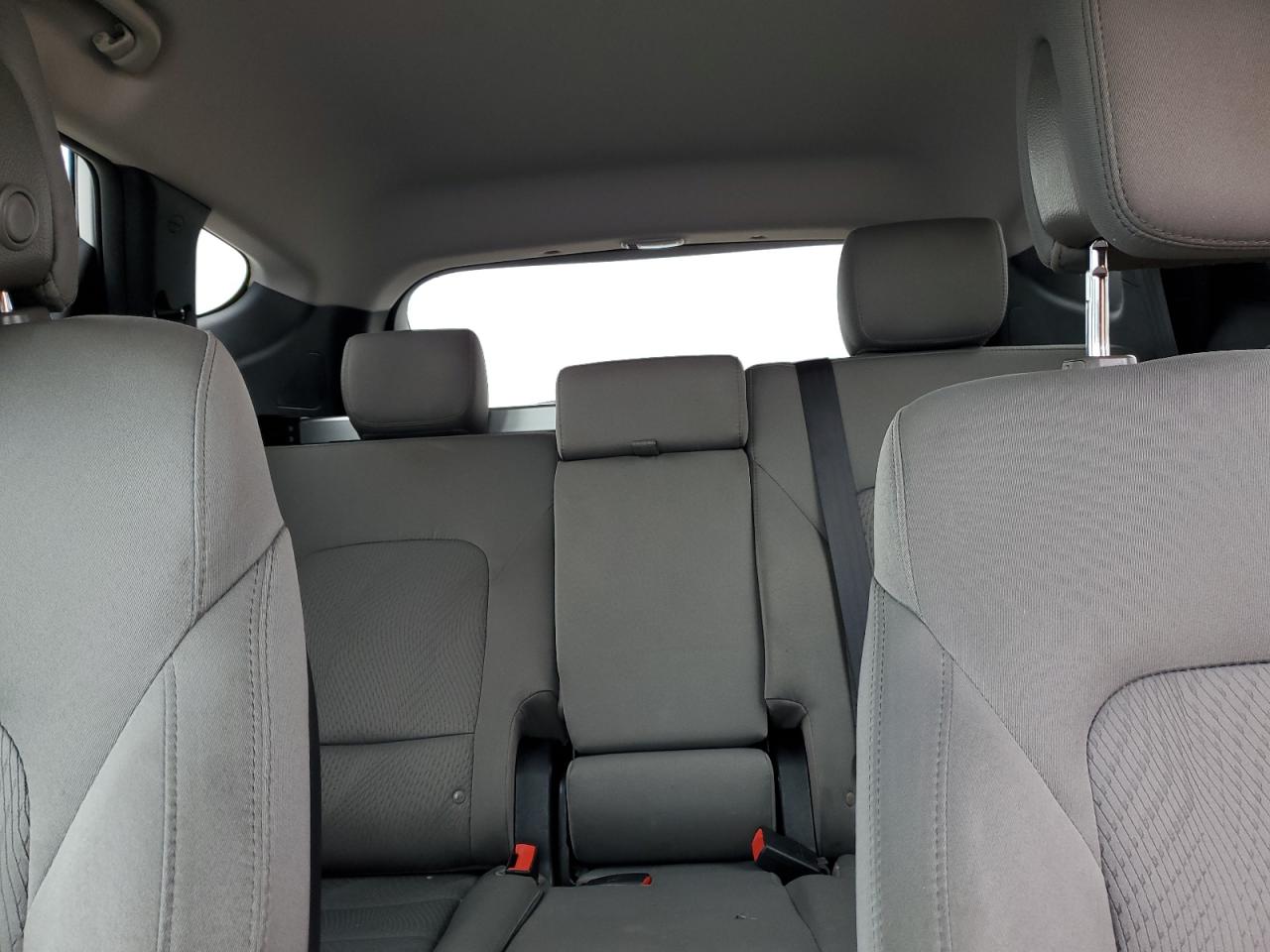 2018 Hyundai Santa Fe - Image 10