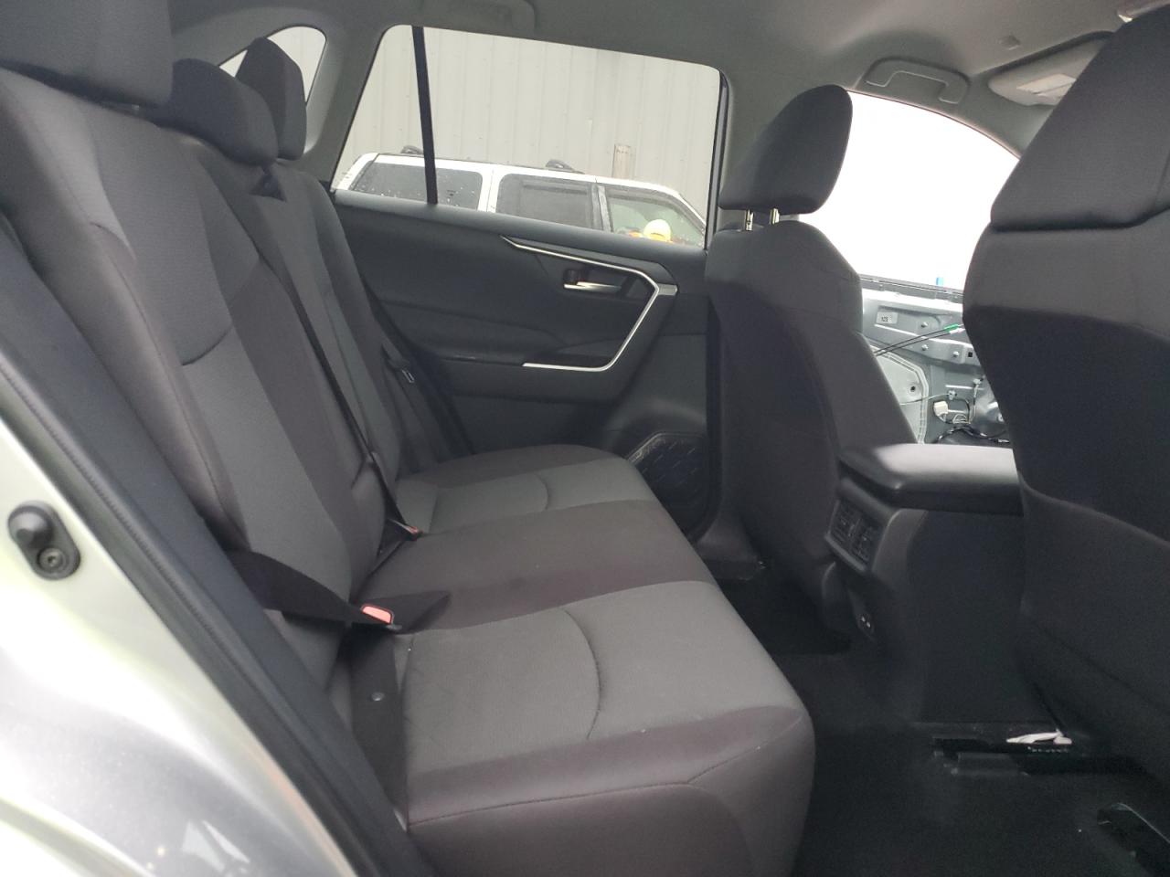 2024 Toyota RAV 4 - Image 11