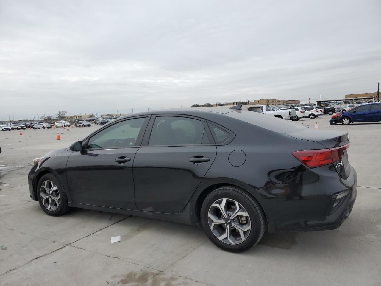 2021 Kia Forte - Image 2