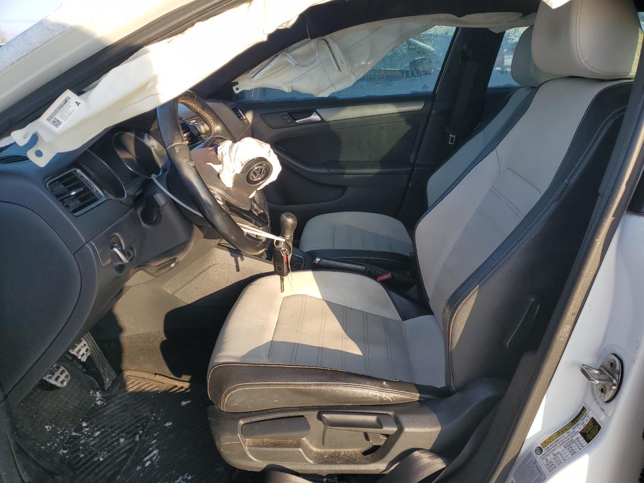 2016 Volkswagen Jetta - Image 7