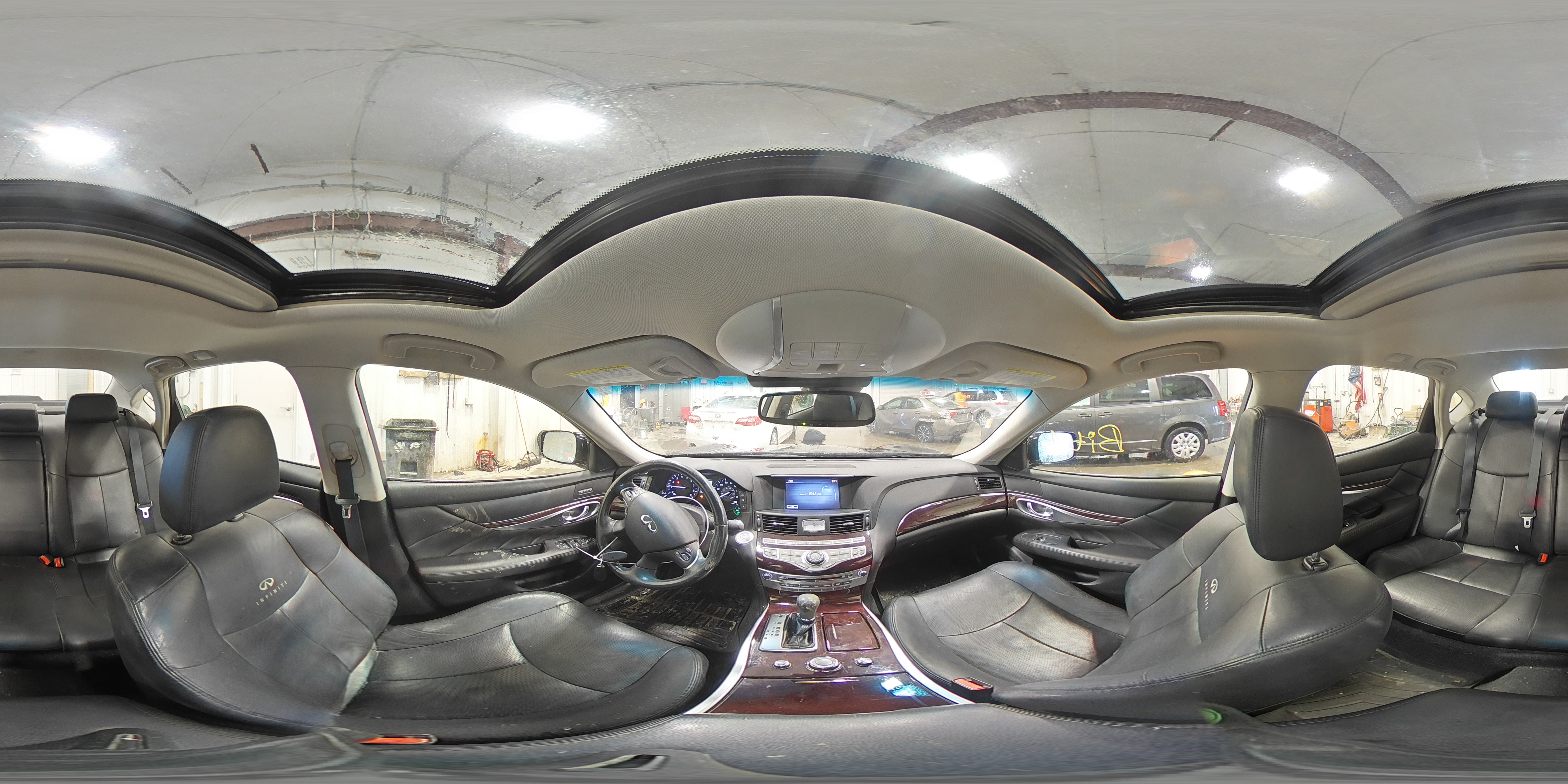2013 Infiniti M - Image 14