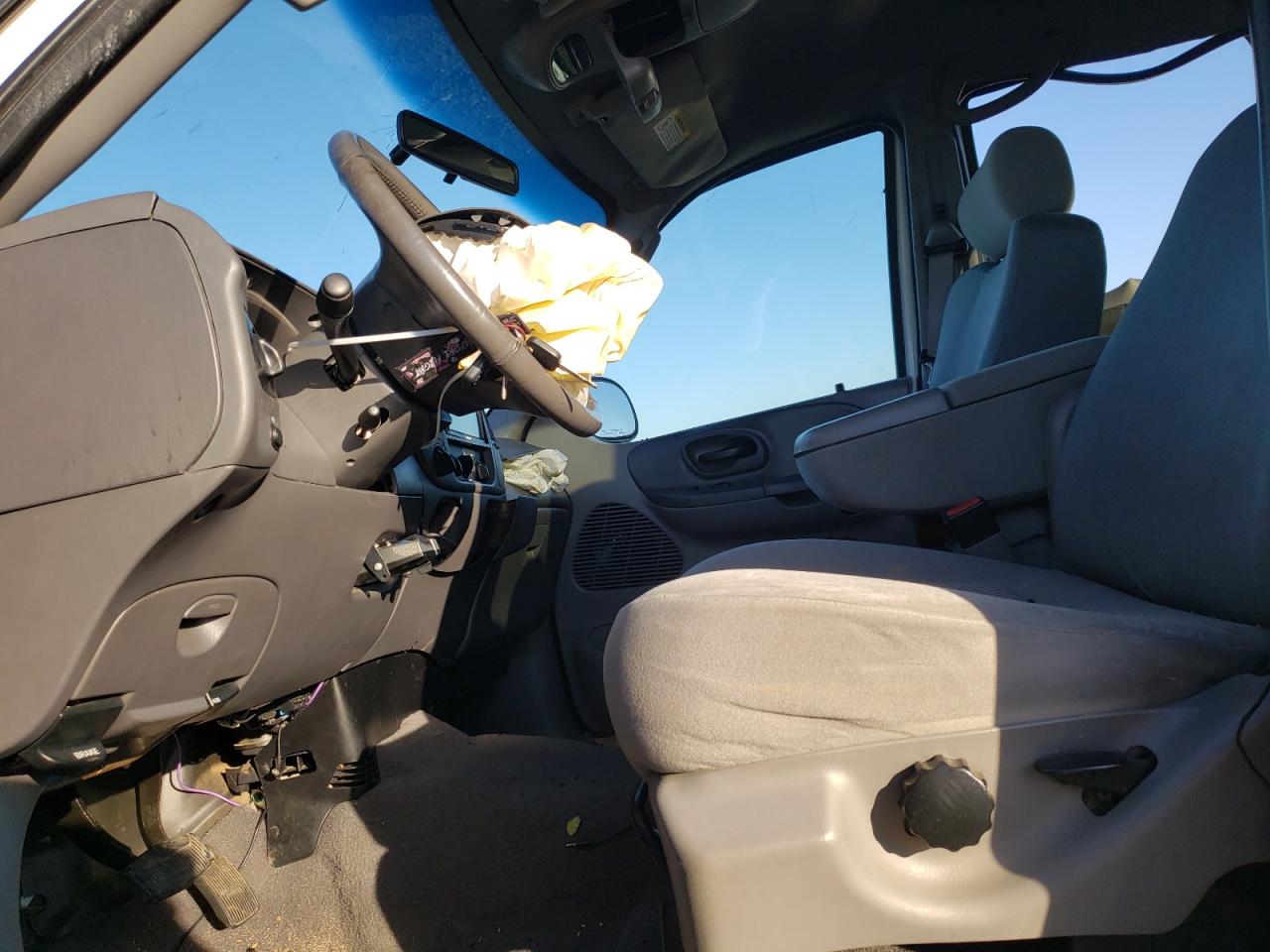 2003 Ford F-150 - Image 10