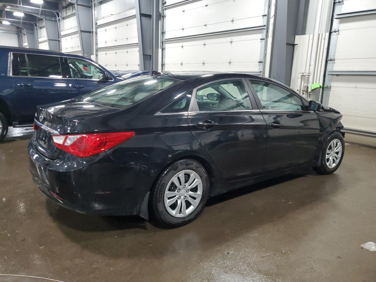 2012 Hyundai Sonata - Image 3