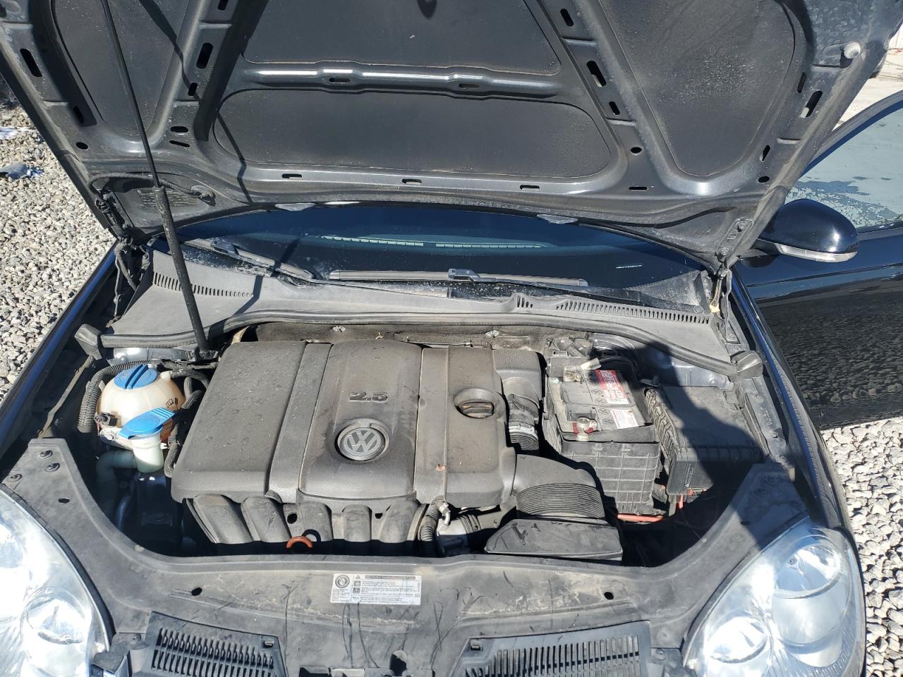 2010 Volkswagen Jetta - Image 11