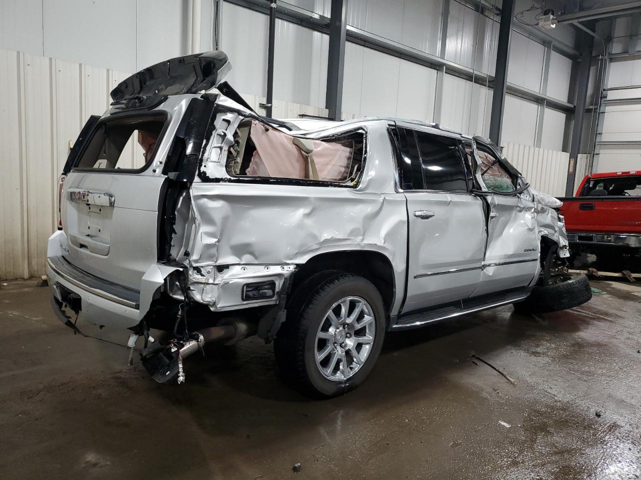 2018 GMC Yukon - Image 3