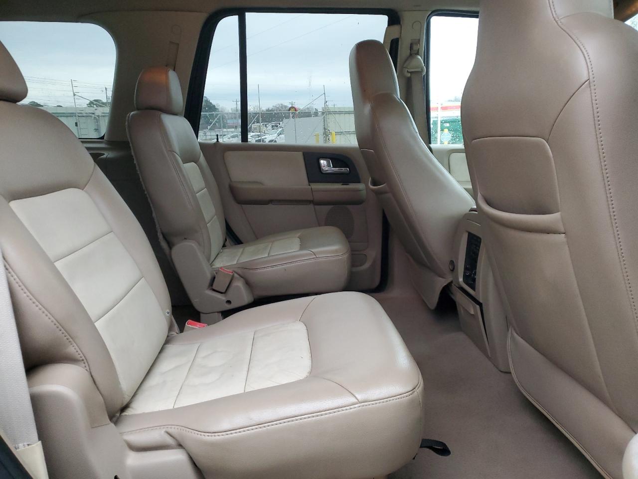 2006 Ford Expedition - Image 11