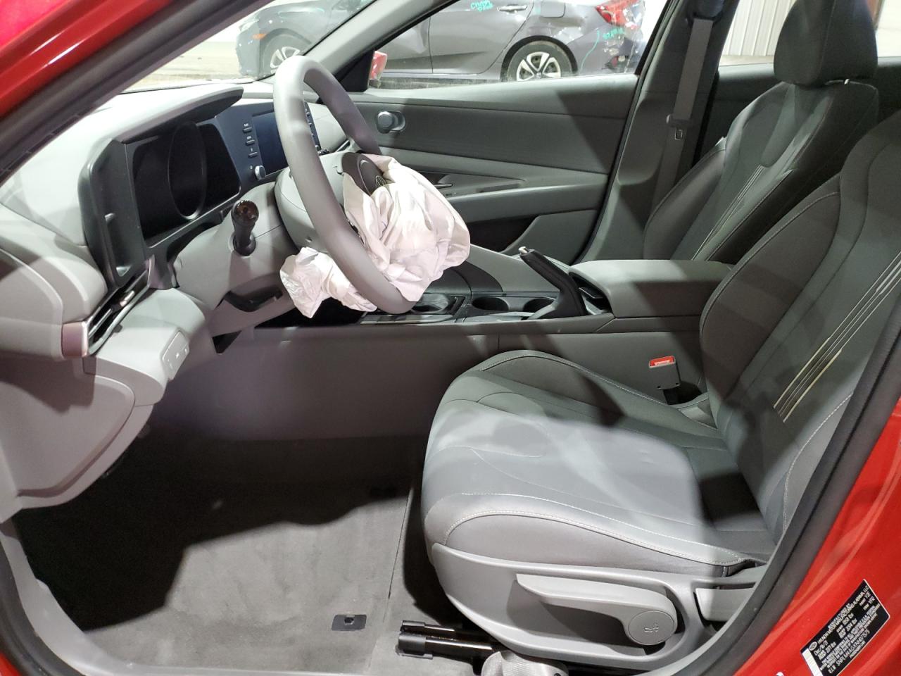 2022 Hyundai Elantra - Image 7