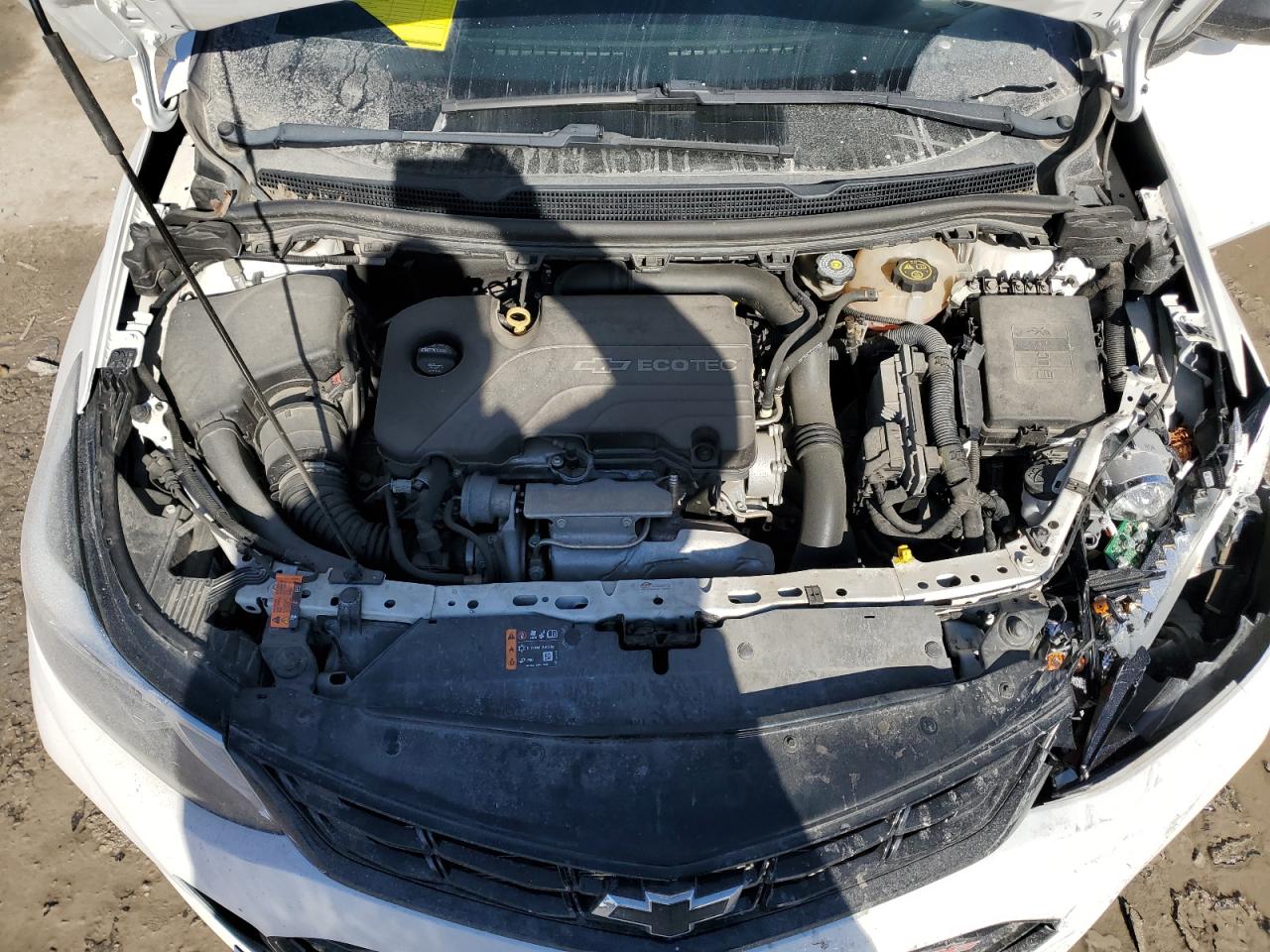 2018 Chevrolet Cruze - Image 11