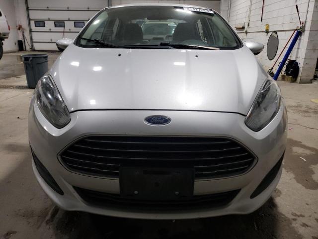  FORD FIESTA 2014 Сріблястий