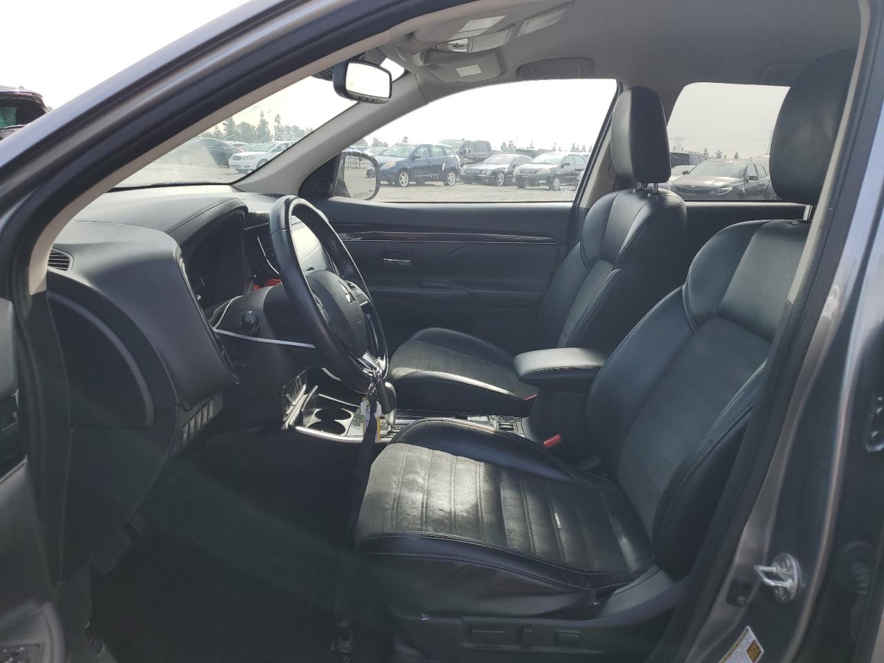 2020 Mitsubishi Outlander - Image 7