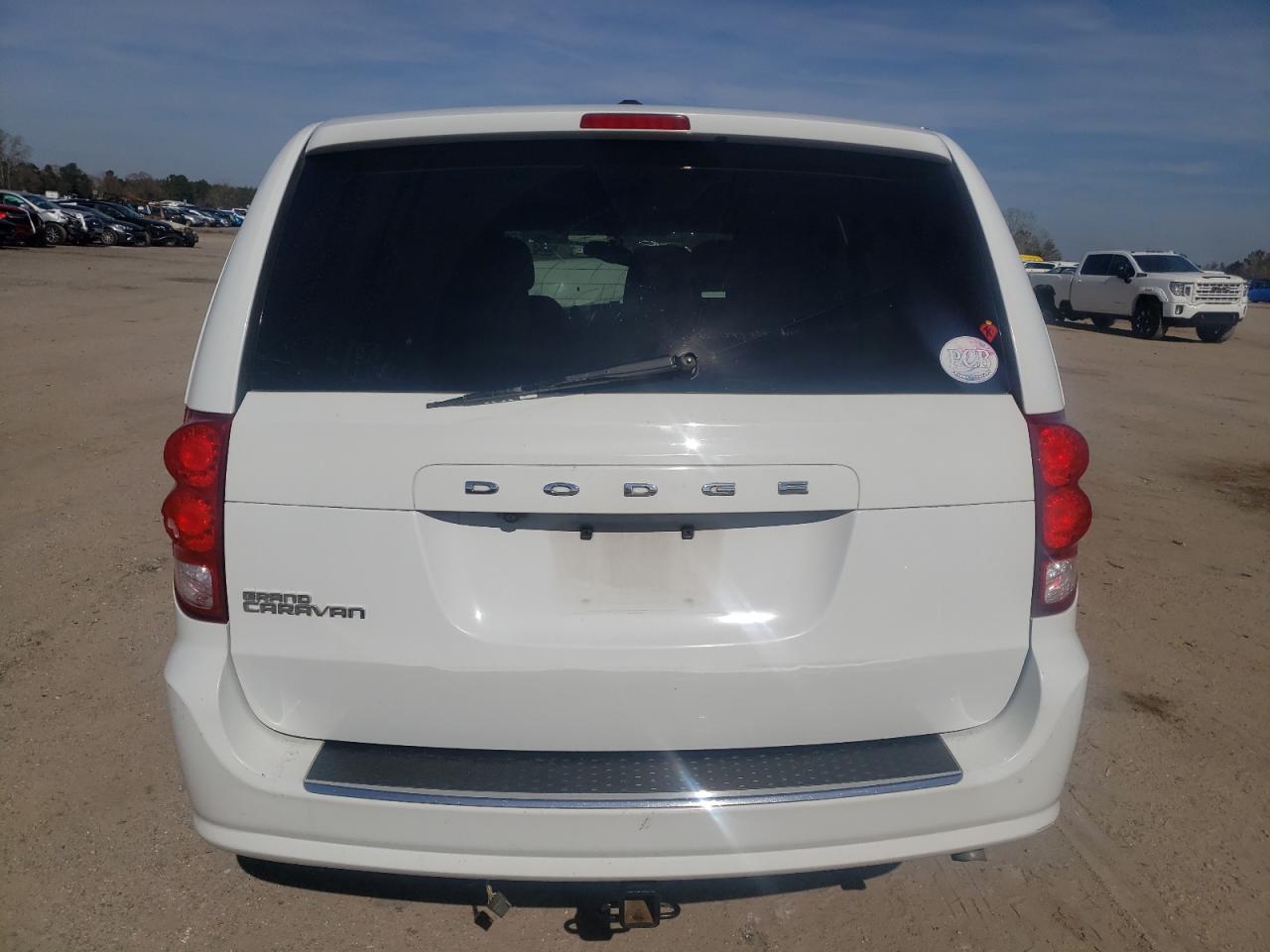 2018 Dodge Caravan - Image 6