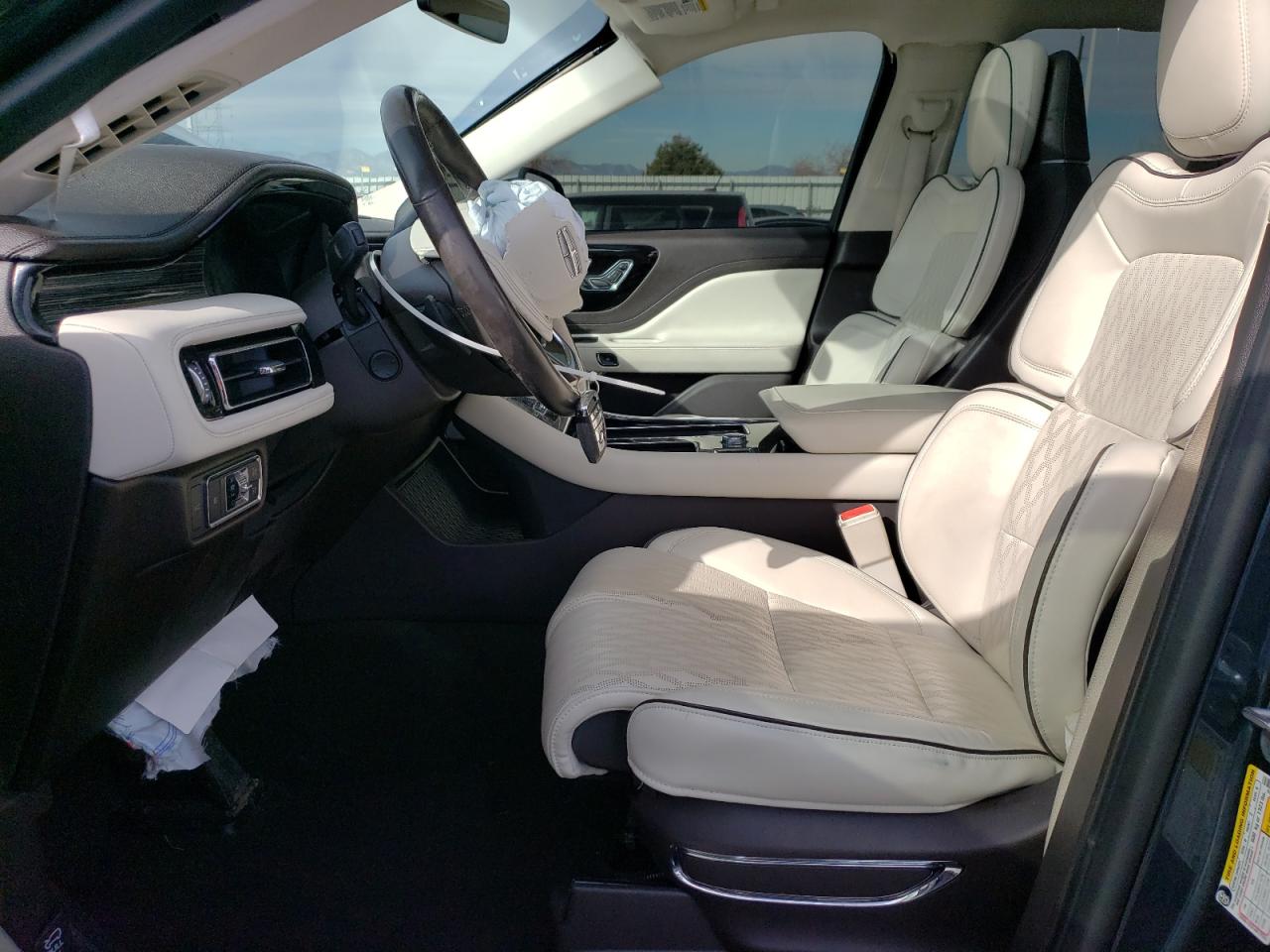 2020 Lincoln Aviator - Image 7