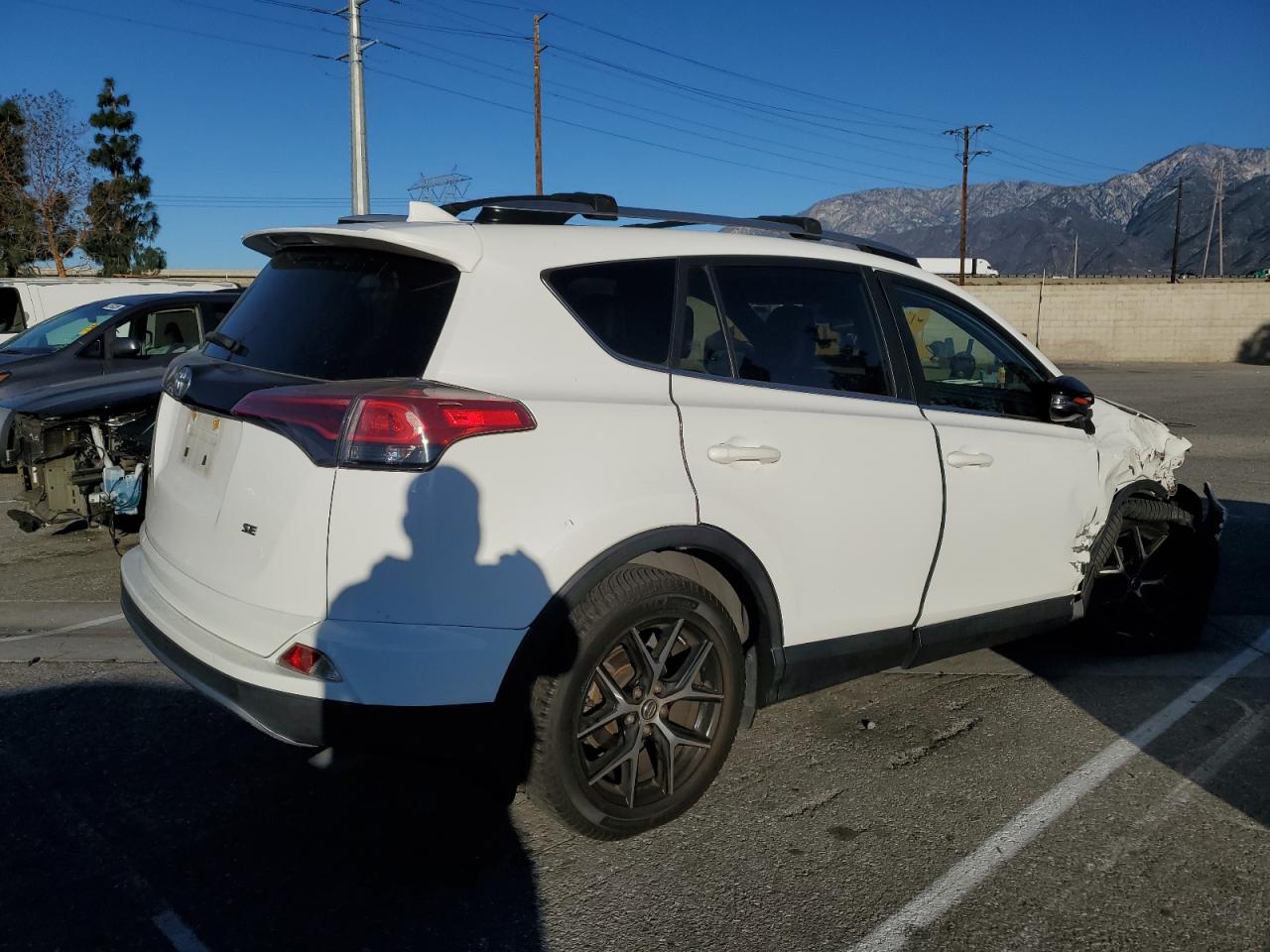 2018 Toyota RAV 4 - Image 3