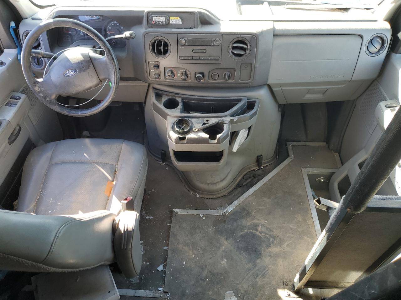 2010 Ford Econoline - Image 8