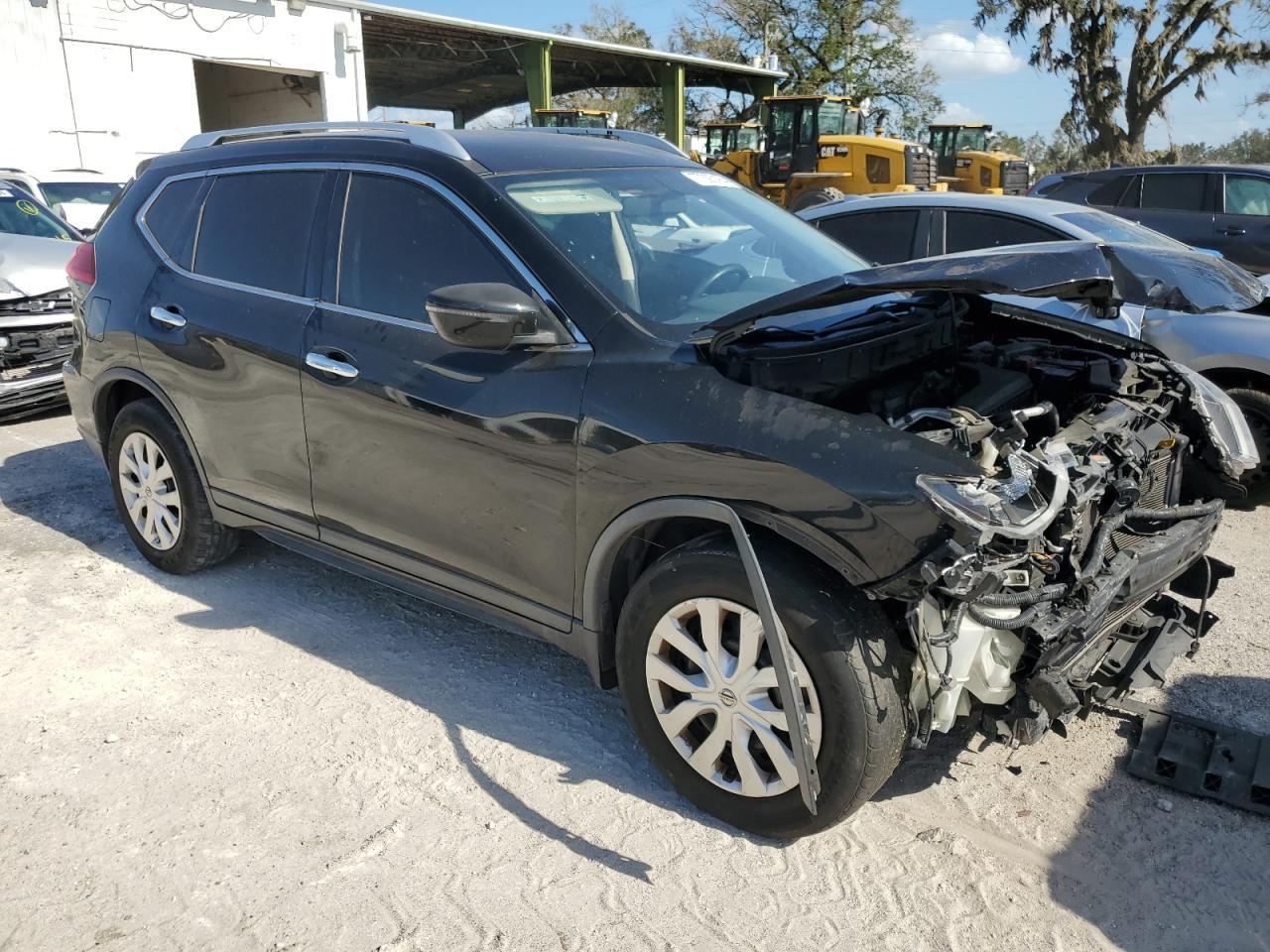 VIN KNMAT2MT5HP522914 2017 NISSAN ROGUE no.4