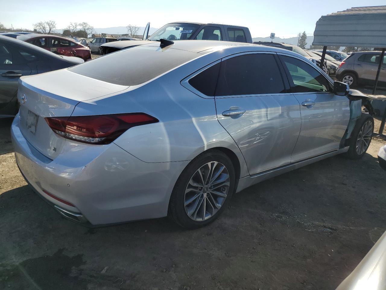 VIN KMHGN4JE6FU068172 2015 HYUNDAI GENESIS no.3