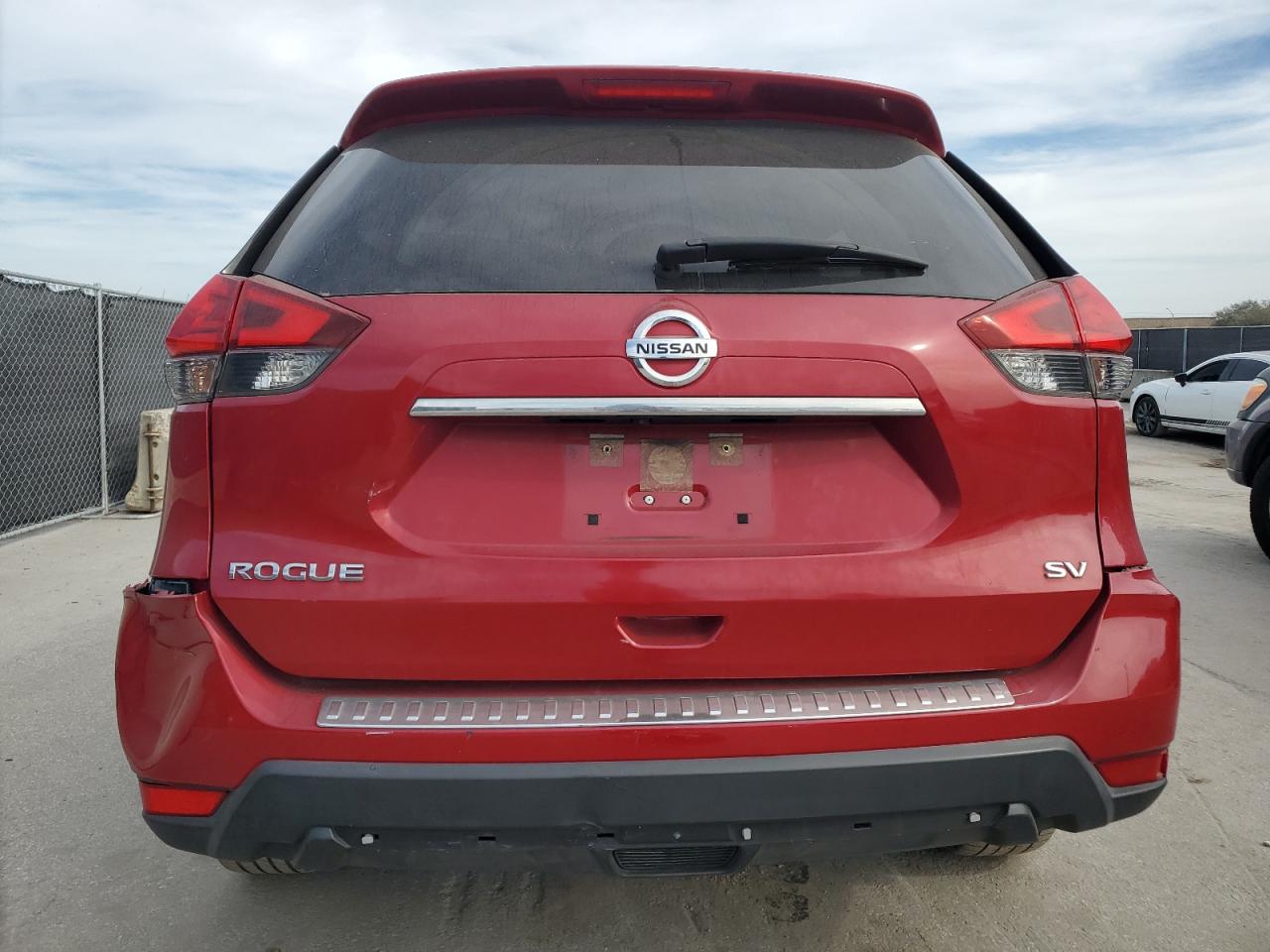 2017 Nissan Rogue - Image 6