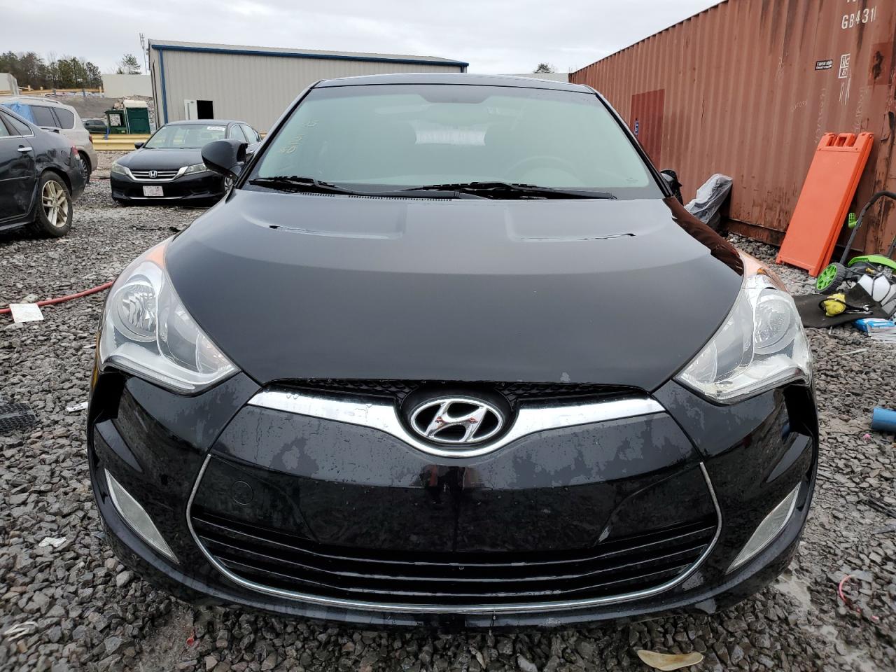 2013 Hyundai Veloster - Image 5