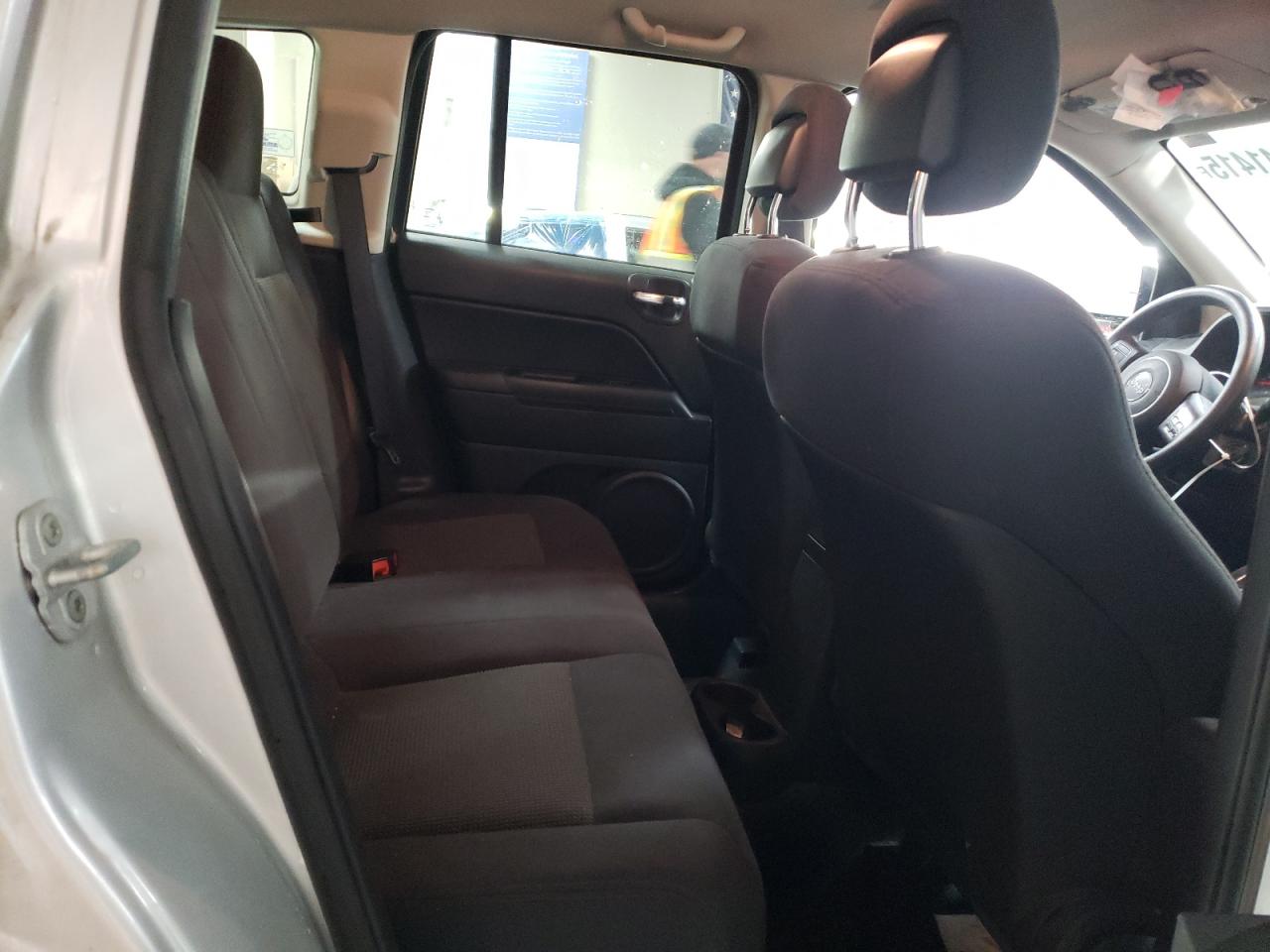 2011 Jeep Compass - Image 10