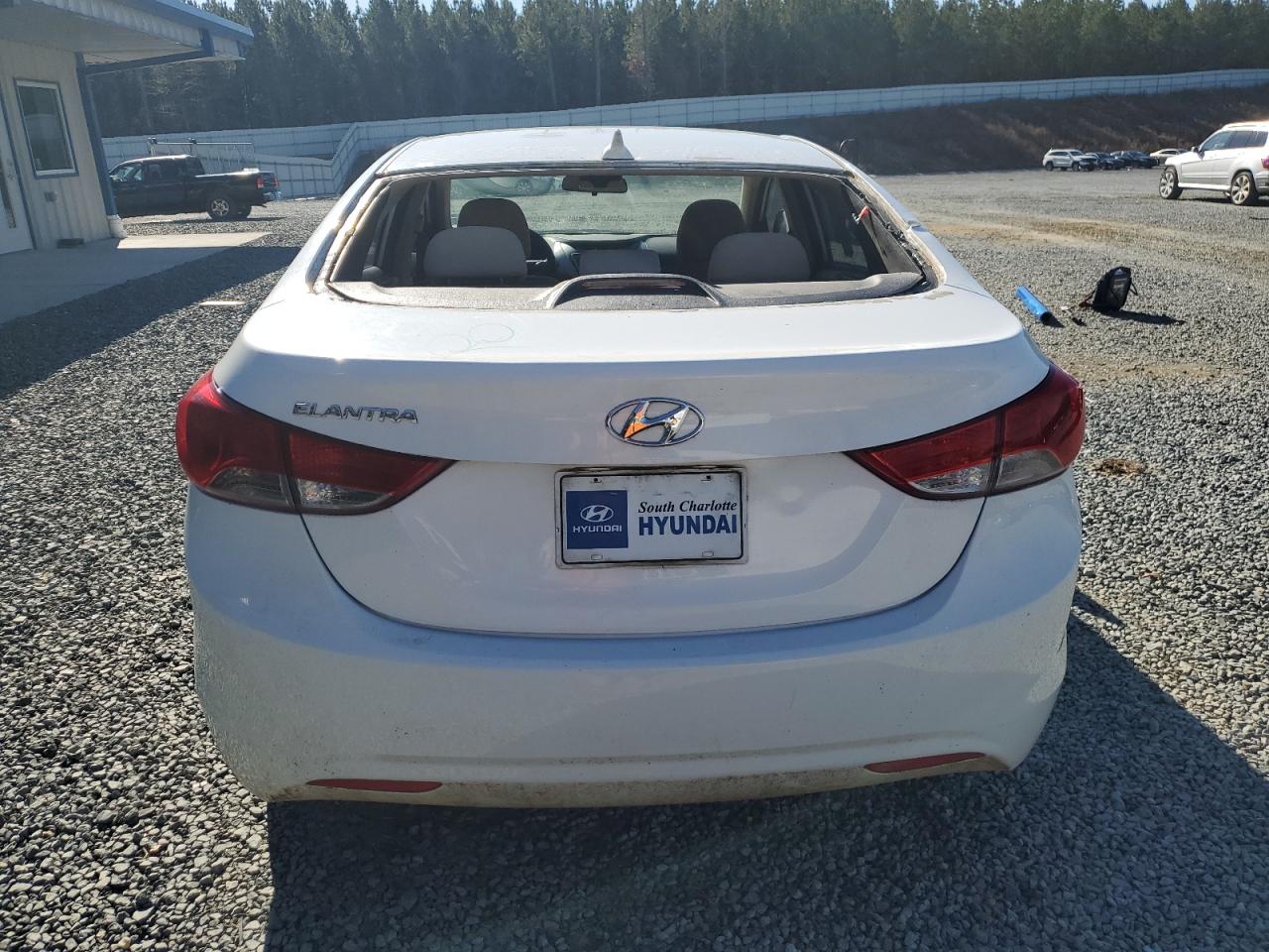 2013 Hyundai Elantra - Image 6