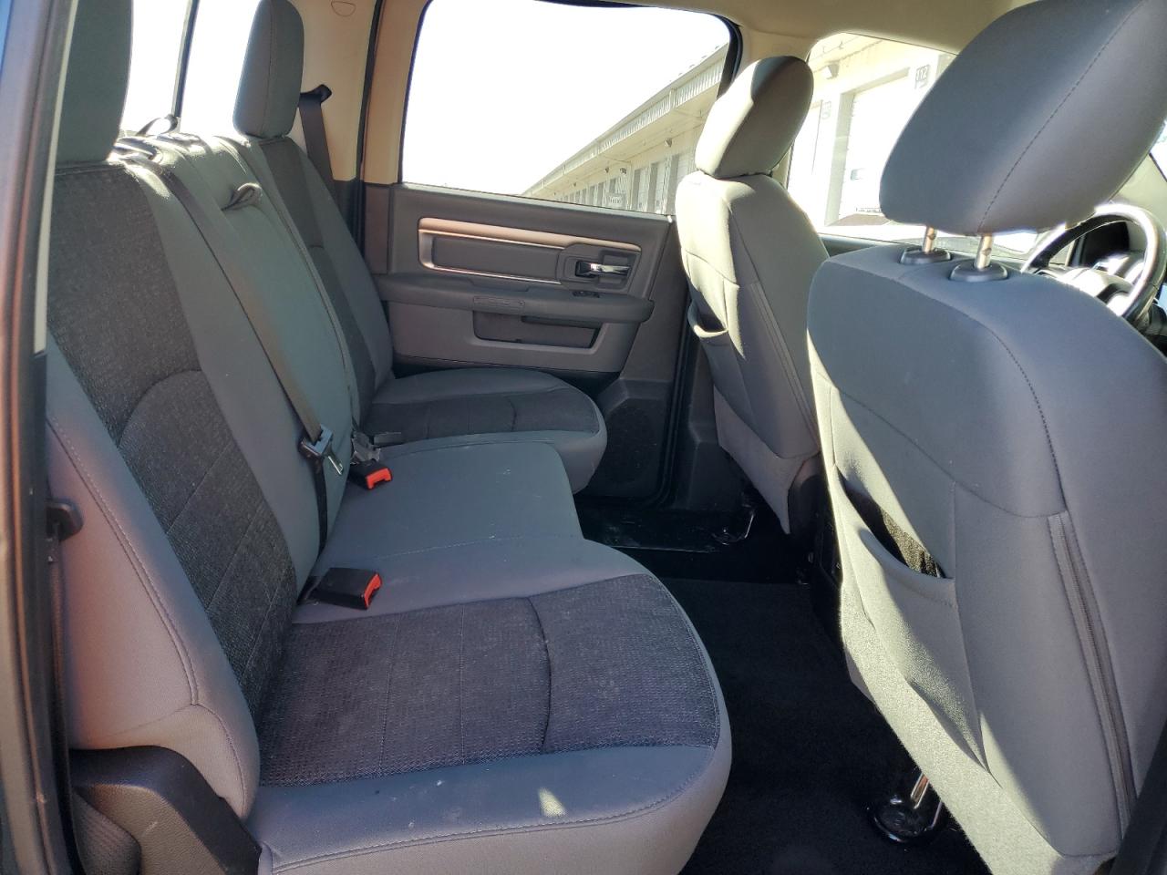 2014 RAM 1500 - Image 10