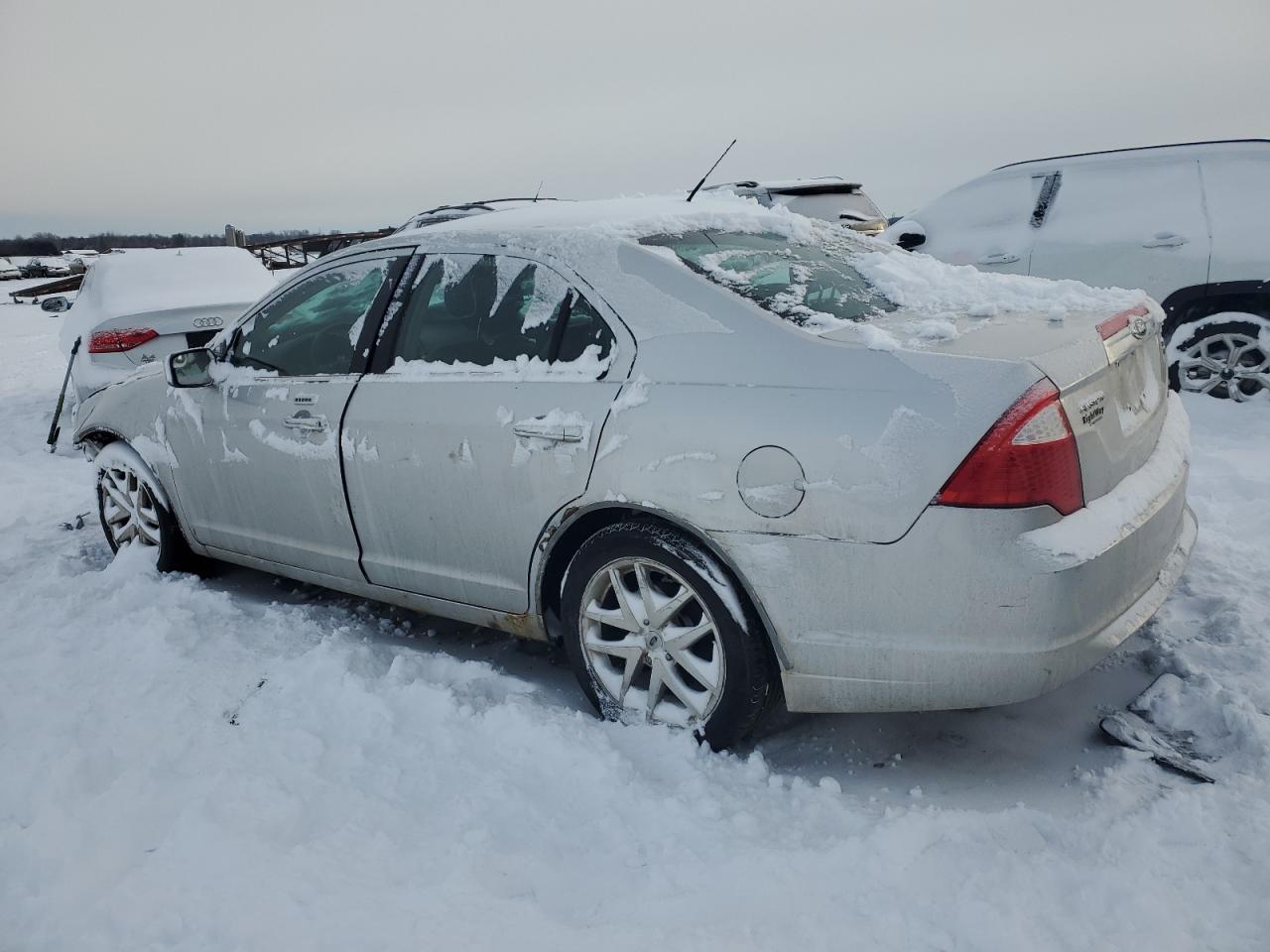 2012 Ford Fusion - Image 2