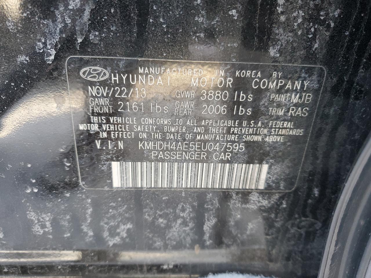 2014 Hyundai Elantra - Image 12