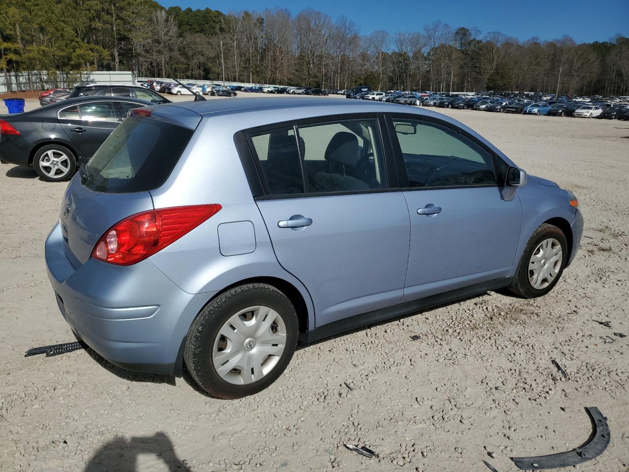 2010 Nissan Versa - Image 3