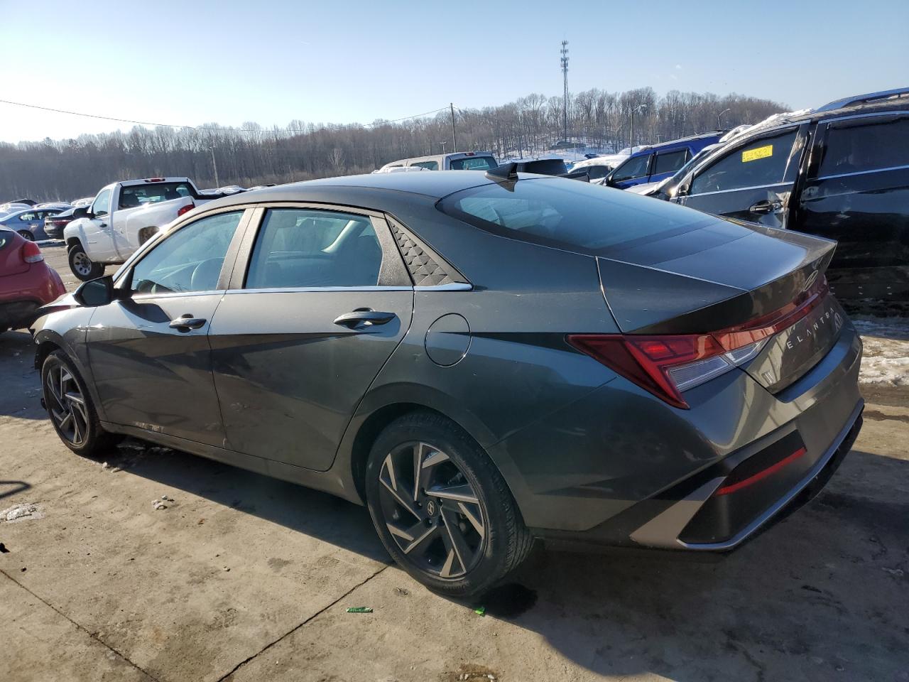 2024 Hyundai Elantra - Image 2