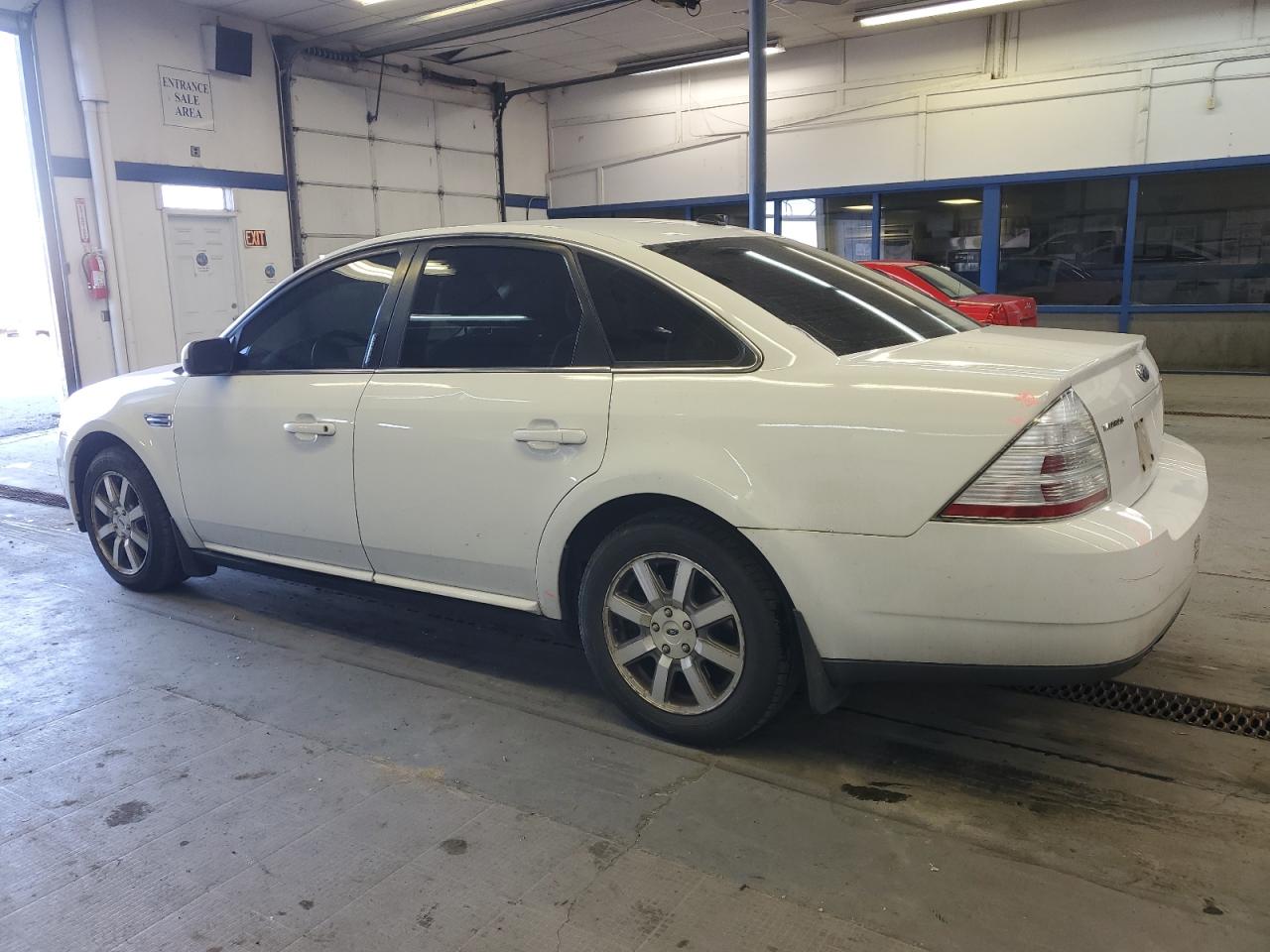 2008 Ford Taurus - Image 2