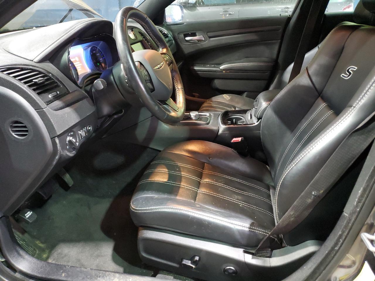 2015 Chrysler 300 - Image 7