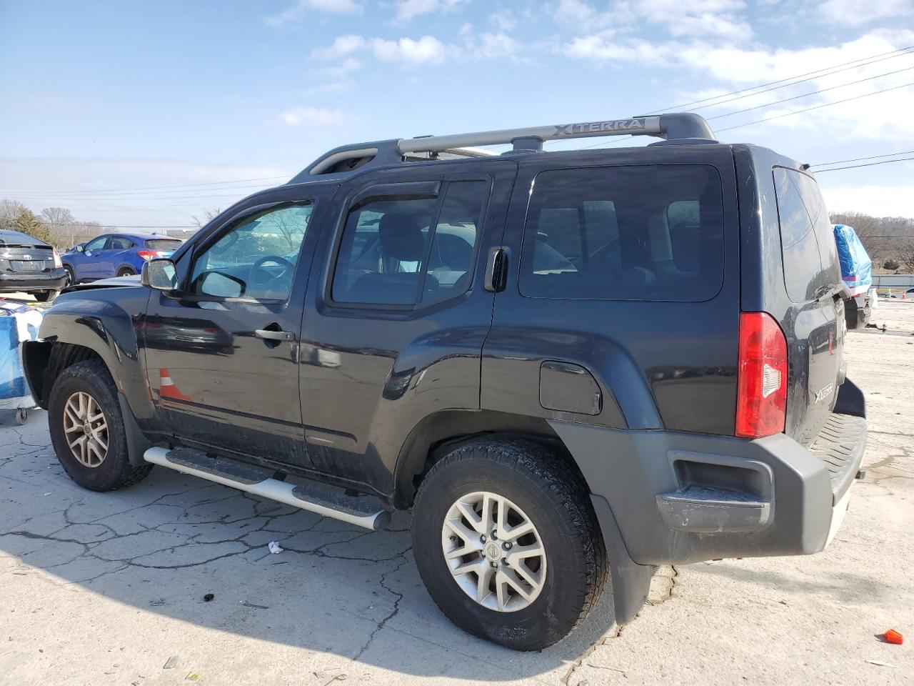2015 Nissan XTerra - Image 2