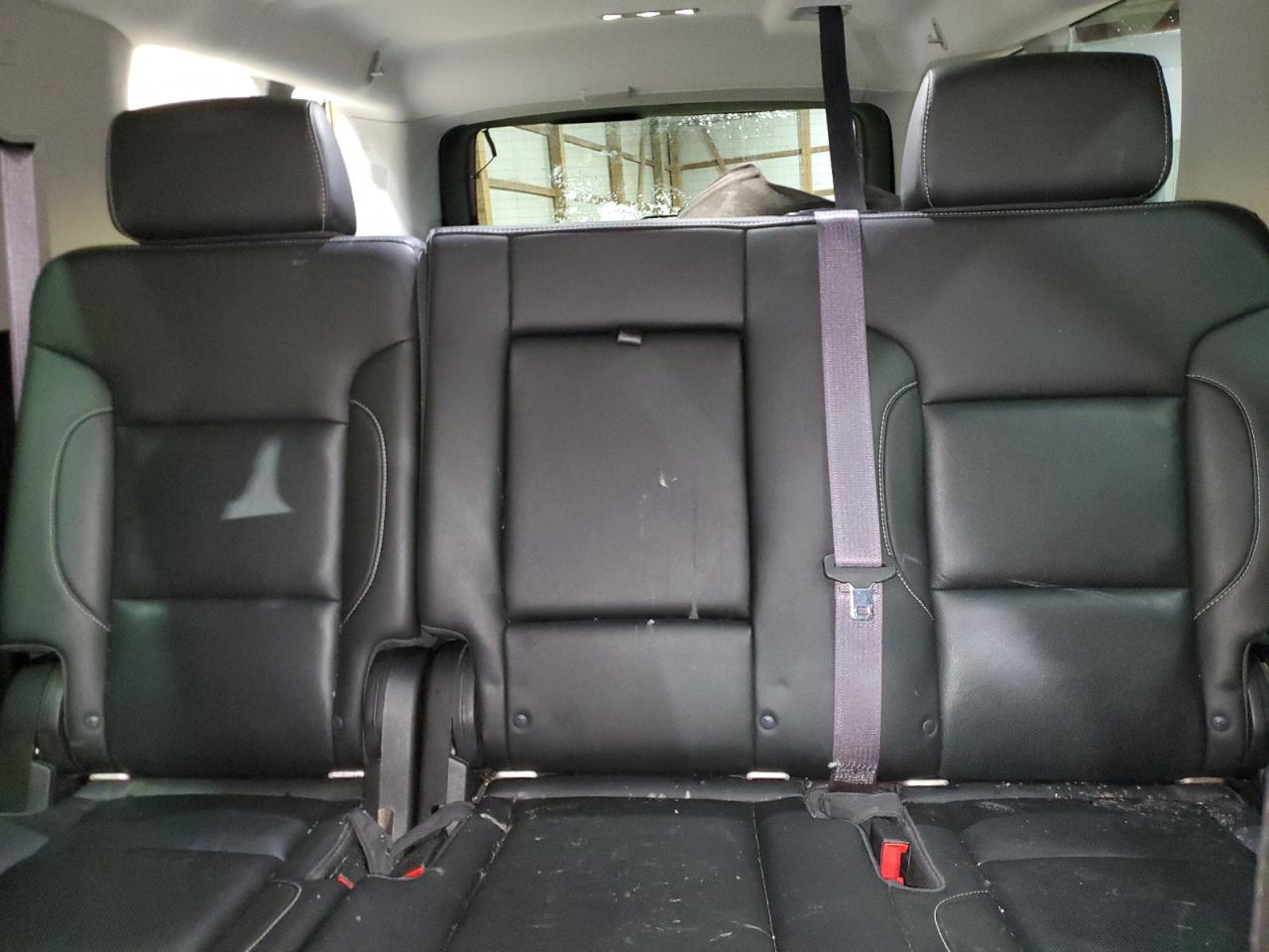 2017 Chevrolet Suburban - Image 10