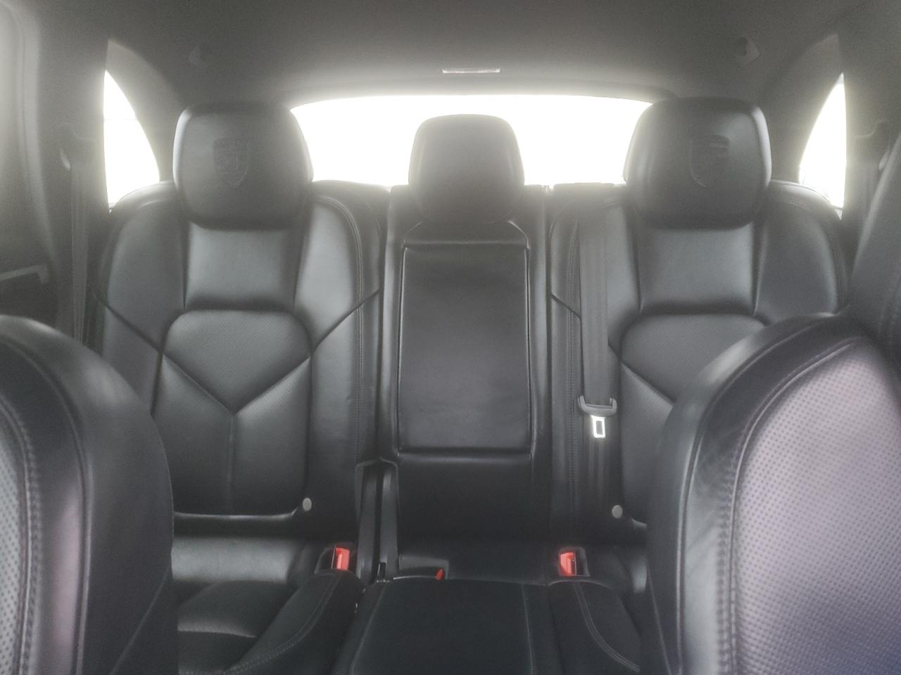 2018 Porsche Cayenne - Image 10