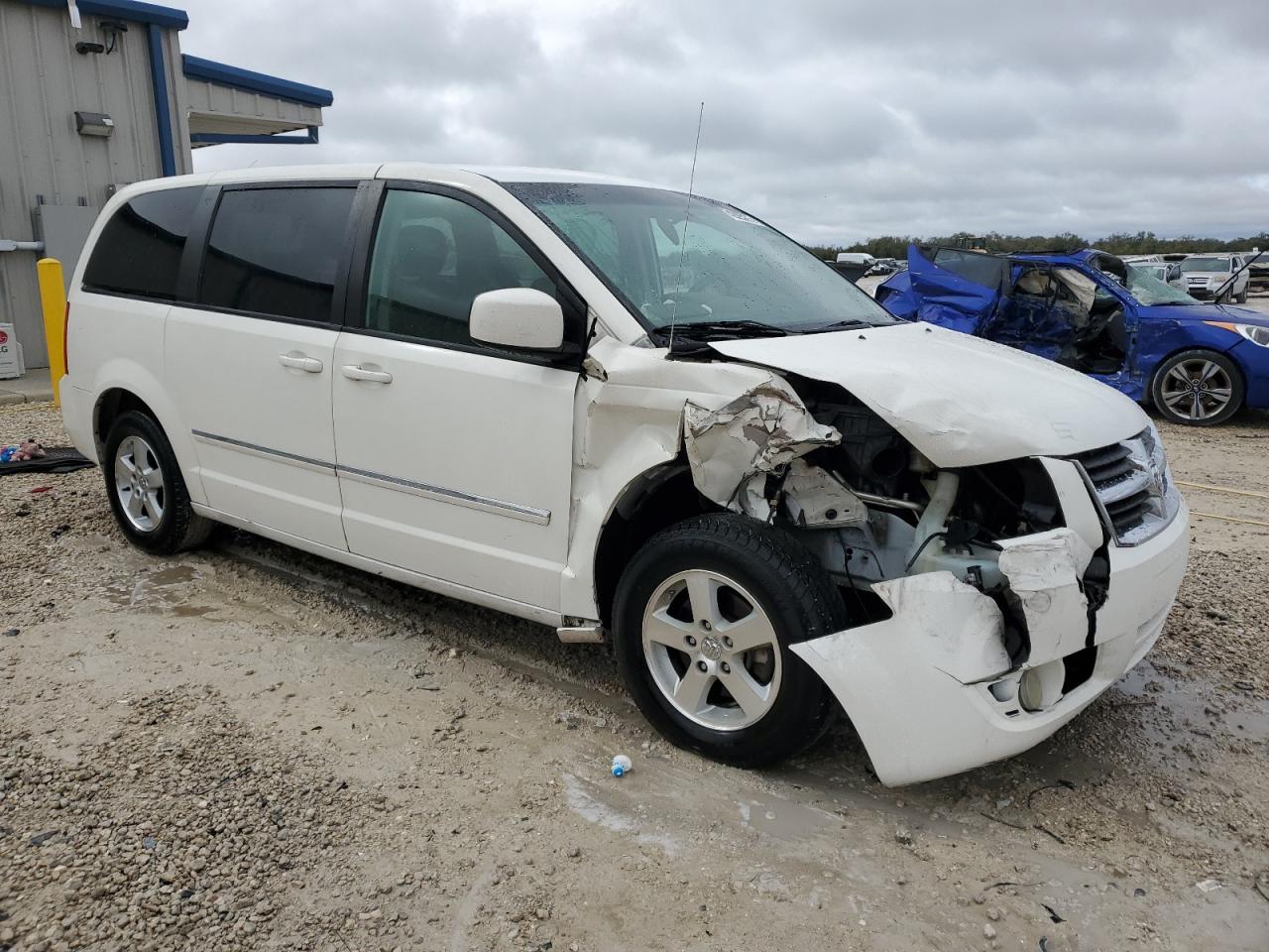 2008 Dodge Caravan - Image 4