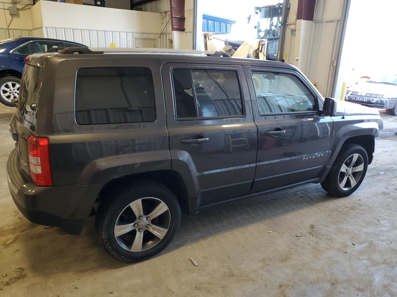 2016 Jeep Liberty (Patriot) - Image 3