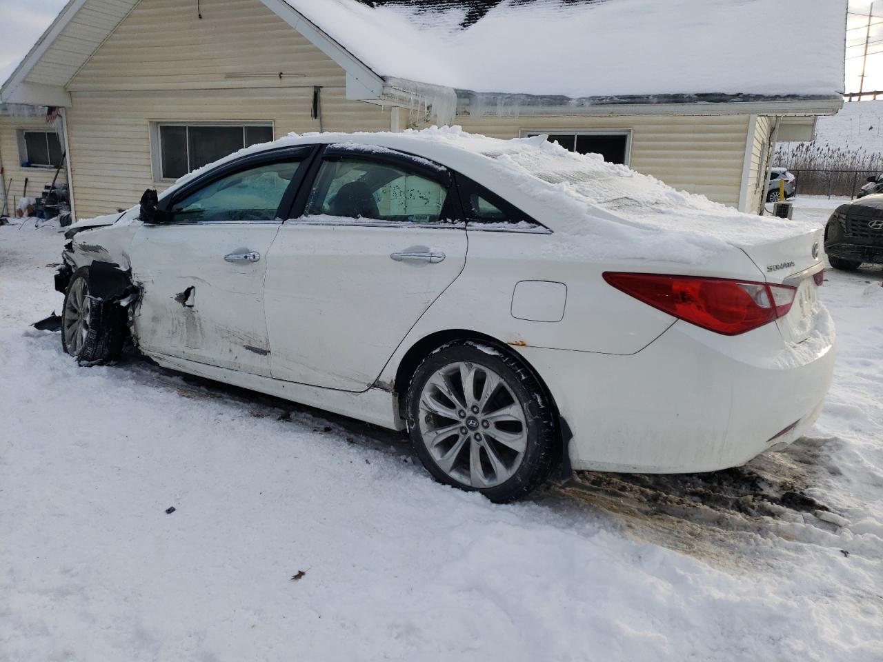2011 Hyundai Sonata - Image 2