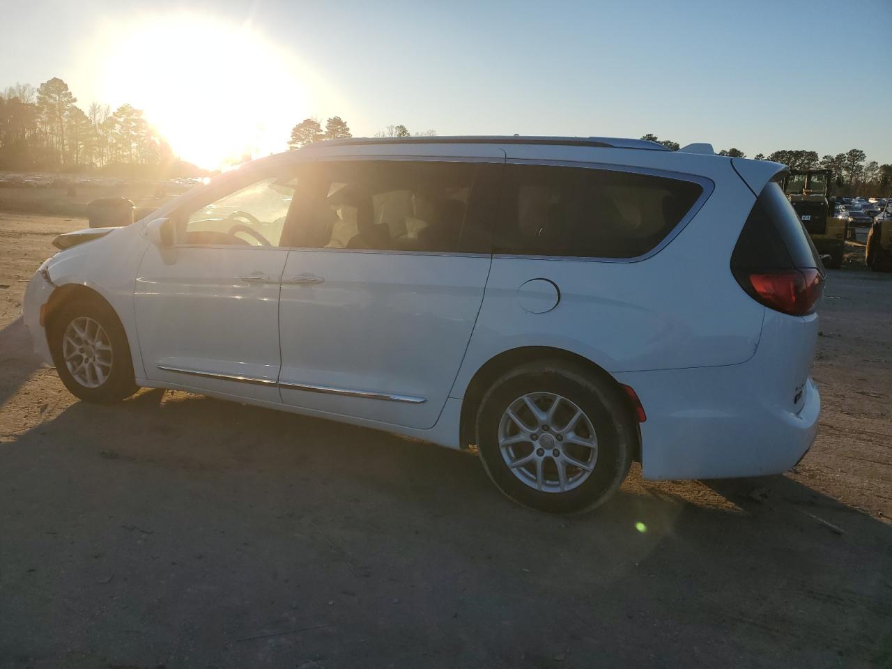2020 Chrysler Pacifica - Image 2
