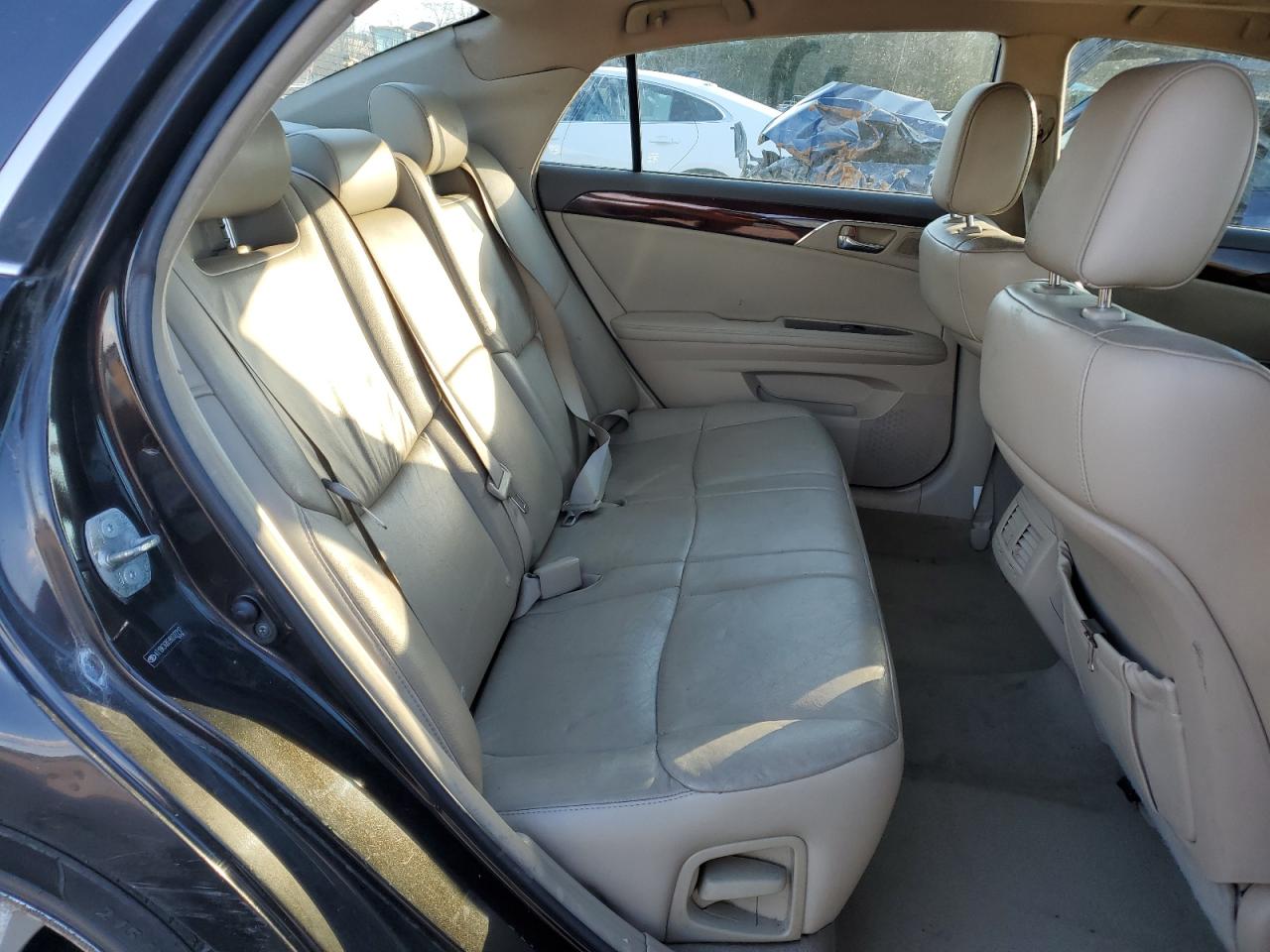 2009 Toyota Avalon - Image 11