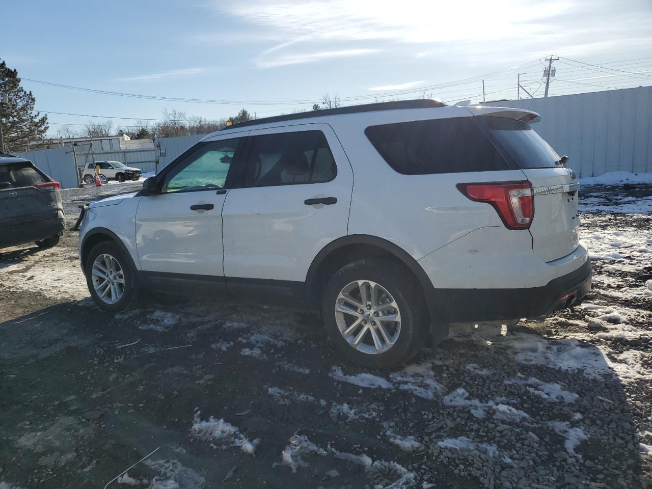 2016 Ford Explorer - Image 2
