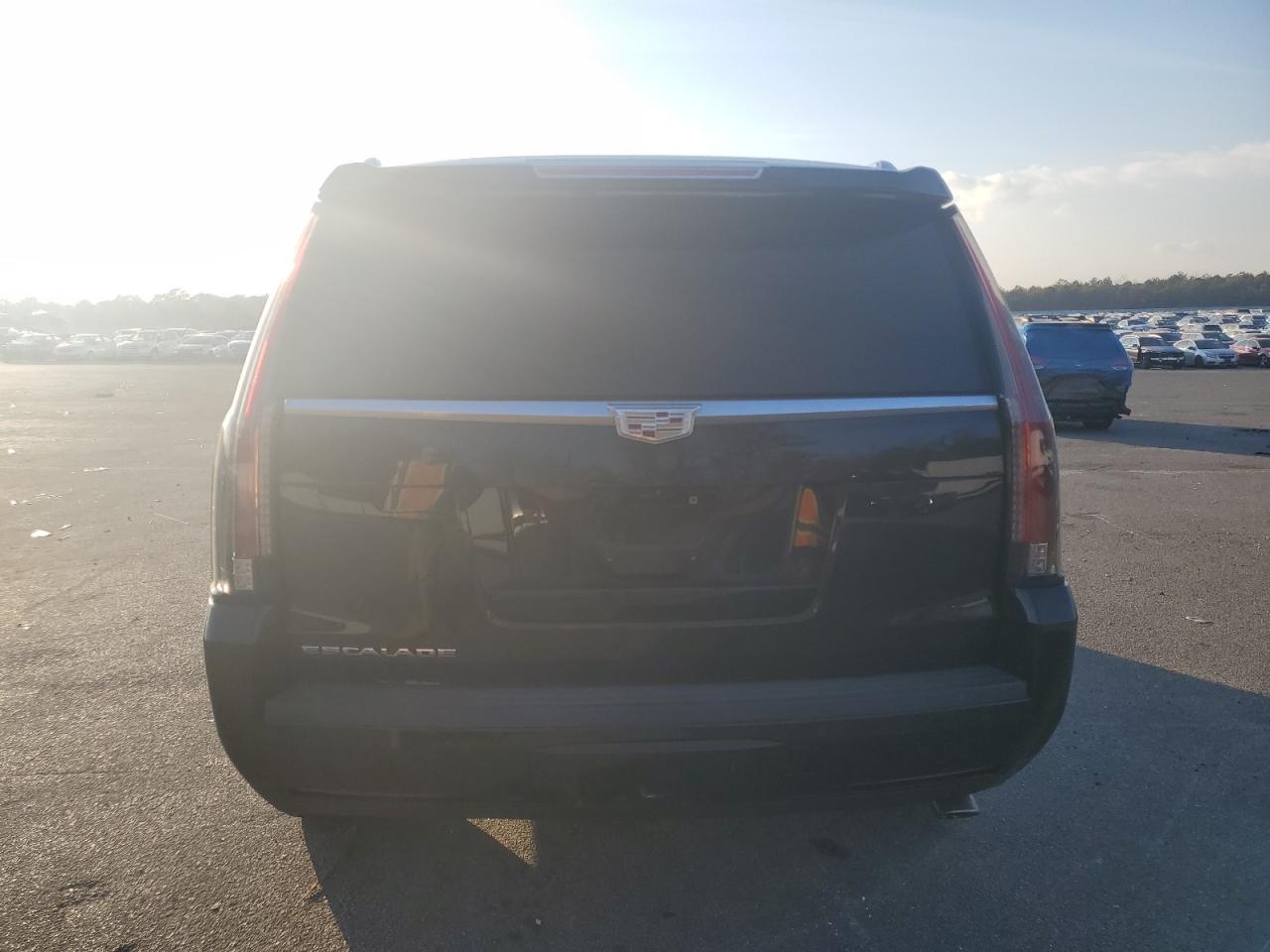 2018 Cadillac Escalade - Image 6