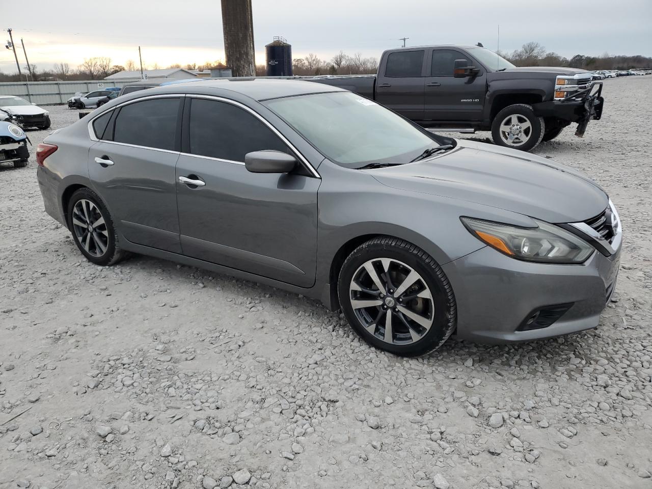 2017 Nissan Altima - Image 4