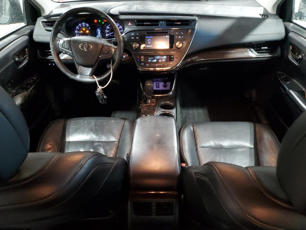 2015 Toyota Avalon - Image 8