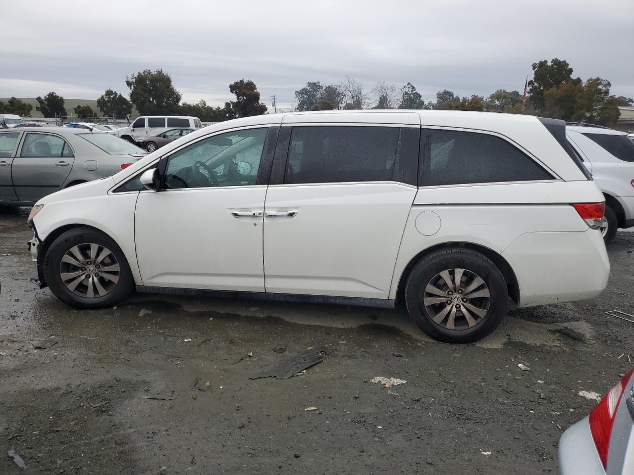 2014 Honda Odyssey - Image 2