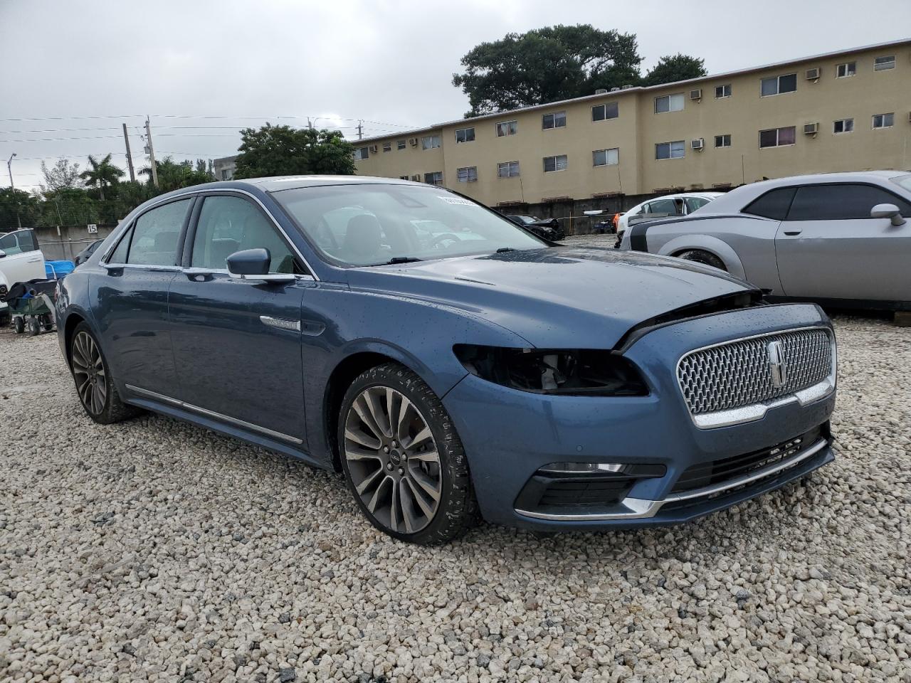 2018 Lincoln Continental - Image 4