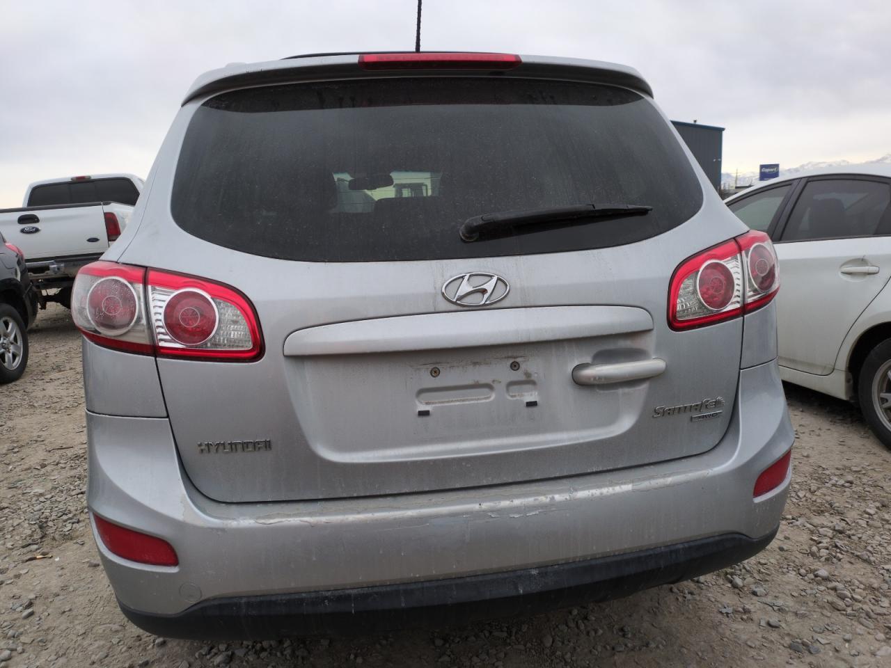 2010 Hyundai Santa Fe - Image 6